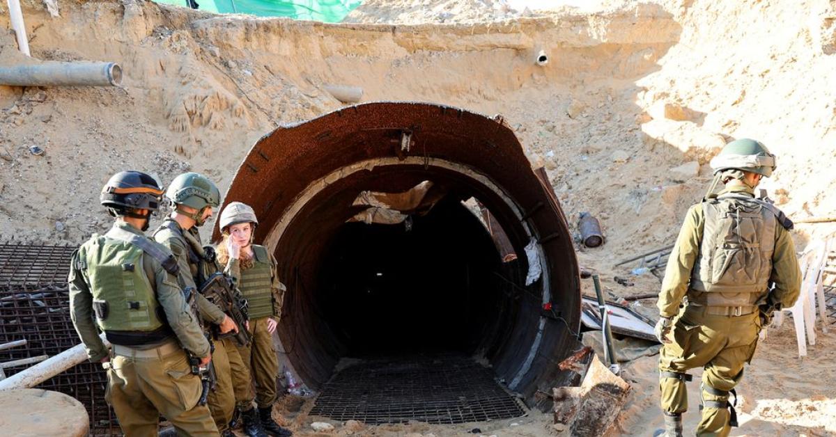 Cek Keberadaan Hamas di Terowongan, IDF Pakai Tameng Warga Sipil Palestina