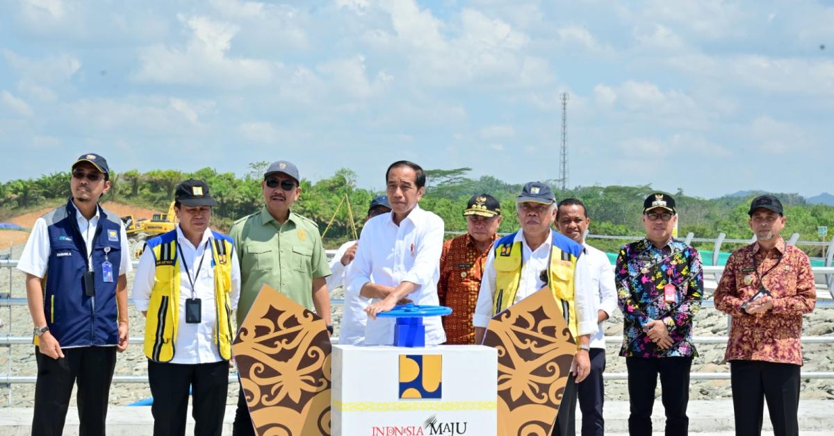 Presiden RI Lakukan Pengisian Awal Bendungan Sepaku Semoi Karya Brantas Abipraya