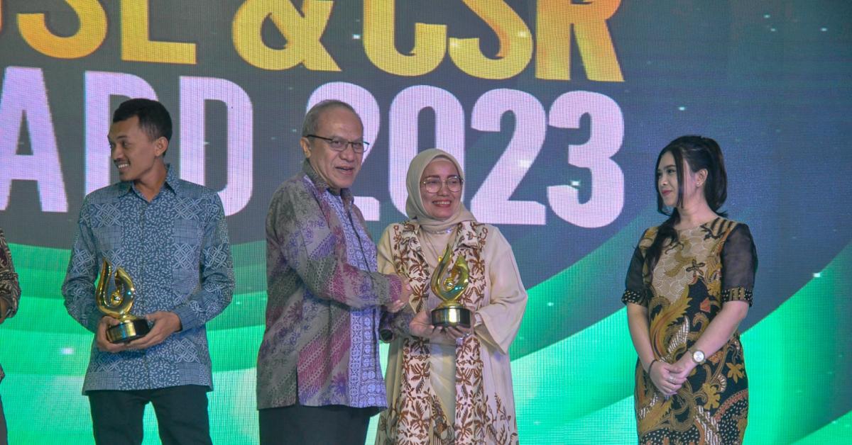 Dorong Program Pemberdayaan Masyarakat, PLN Enjiniring Meraih Gold Winner pada Ajang TJSL & CSR Award 2023