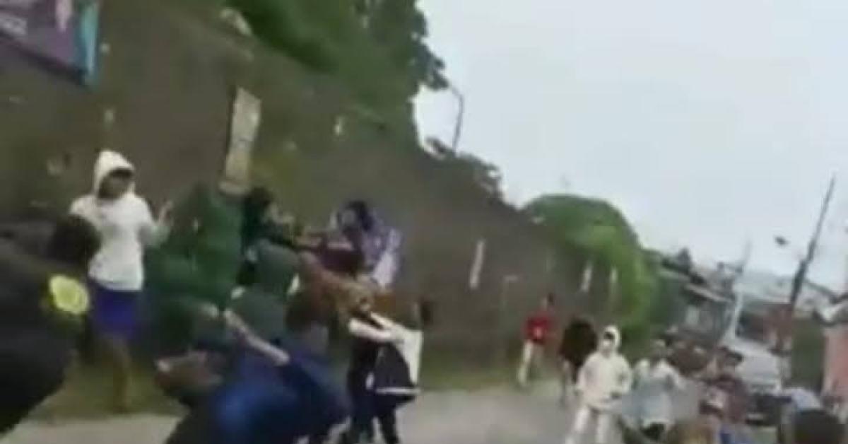Duel Mirip Gangster Pelajar di Bekasi Viral, Diduga Terprovokasi Senior