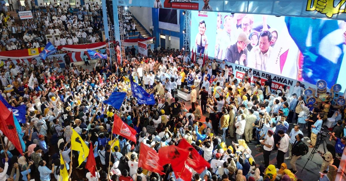 Sapa Ribuan Warga Kalsel, Prabowo: Masa Depan Indonesia ada di Kalimantan