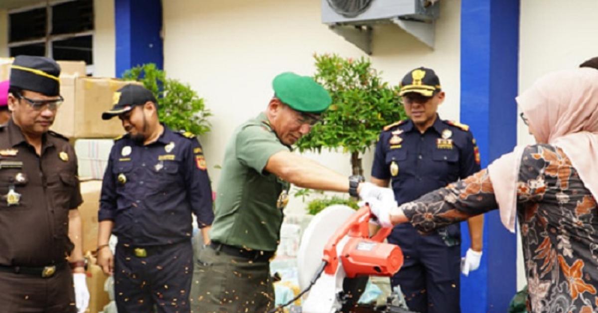 Langgar Ketentuan, Bea Cukai Musnahkan Barang Ilegal Bernilai Miliaran Rupiah