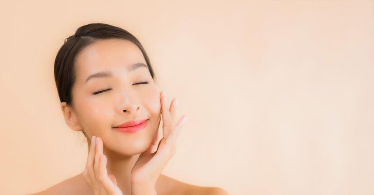 5 Tips Meratakan Warna Kulit Agar Tampil Percaya Diri