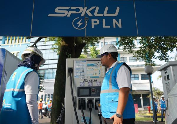 GM PLN Jabar Lakukan Inspeksi, Pastikan SPKLU Siap Layani Pemudik