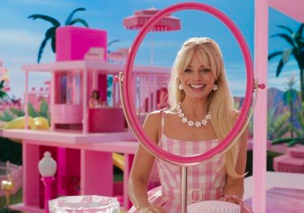 Sinopsis Film Barbie 2023 yang Sedang Tayang di Bioskop, Petualangan Barbie di Dunia Nyata