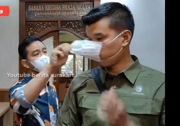 Mas Wali Kota Gibran Jawab Kritik Copot Masker Oknum Paspampres: Justru Wibawa Korban yang Harus Saya Jaga