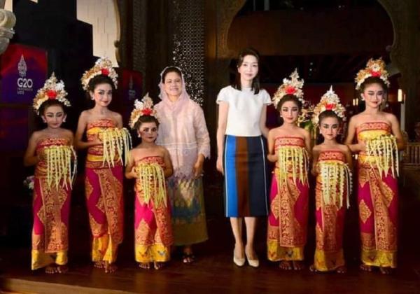 5 Potret Keseruan Ibu Negara Korea Selatan dengan Iriana Jokowi dari Jamuan Teh Hingga Canda Tawa Bersama