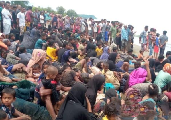 Datang dengan Kapal Kayu di Aceh, Ratusan Pengungsi Rohingya Ditolak Warga