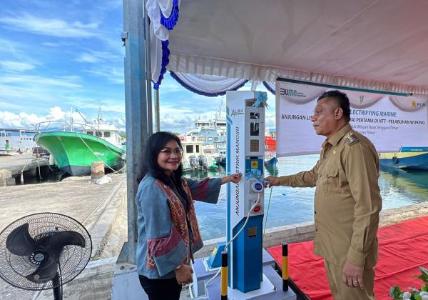 Pertama di NTT, Anjungan Listrik PLN di Pelabuhan Wuring Mudahkan Operasional Nelayan
