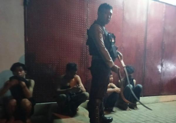 Diduga Hendak Tawuran, Gerombolan Remaja Lengkap Dengan Celurit Ditangkap Polisi di Mustikajaya Bekasi