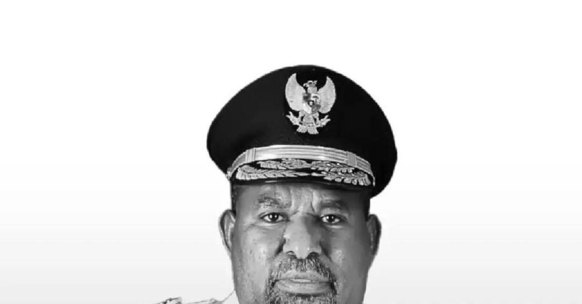 Jenazah Lukas Enembe, Eks Gubernur Papua Dimakamkan di Halaman Rumah Pribadinya