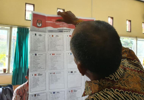 Diduga Terjadi Penggelembungan Suara Oleh Ketua PPK Bekasi Timur, KPUD Lakukan Penghitungan Ulang