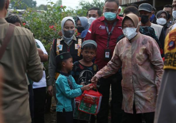 Kehadiran Mensos Risma Dirasakan Masyarakat Korban Banjir di Kalteng