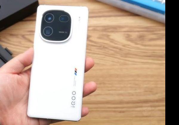 Bocoran Spesifikasi iQOO 12, Handphone Gaming yang Disesuaikan Kebutuhan Pro Player