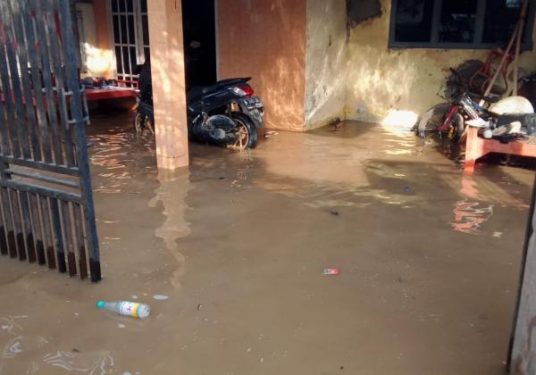 Kali Cisadane Meluap, Warga Tangerang Dikepung Banjir