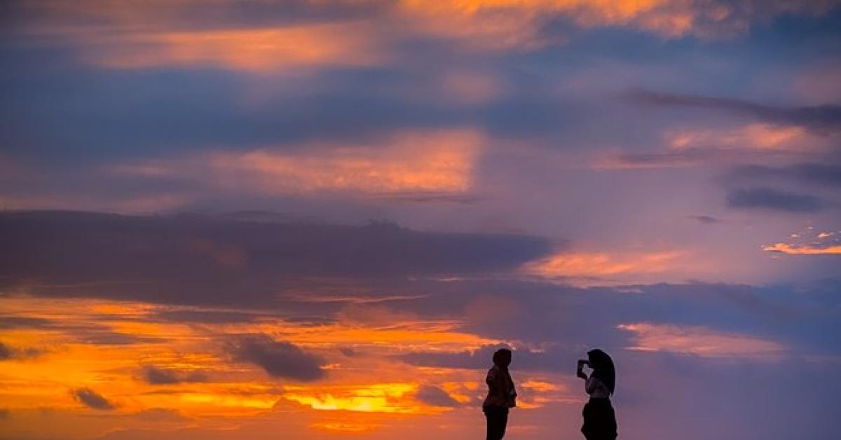 Top 5 rekomendasi tempat wisata Pantai Lampung dengan keindahan matahari terbenamnya