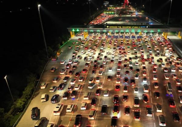 Jasamarga Berlakukan One Way di Tol Trans Jawa dari KM 420 sampai KM 442