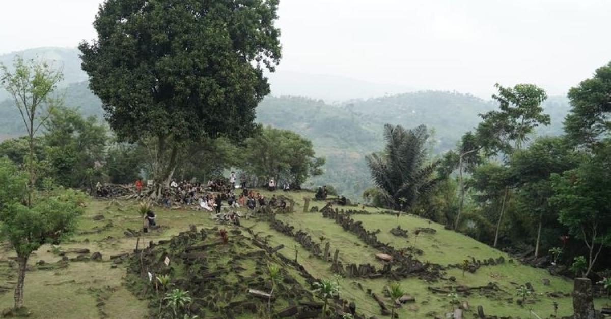 Kalian Wajib Tau, 5 Fakta Terbaru Tentang Gunung Padang!.
