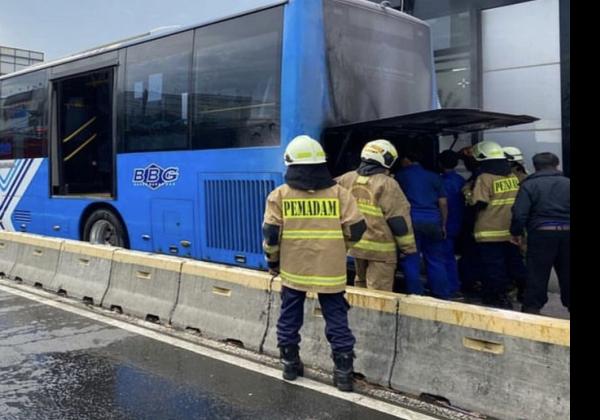 Bus Transjakarta Terbakar di Pulogadung Jaktim, Untung Tidak Ada Penumpangnya 