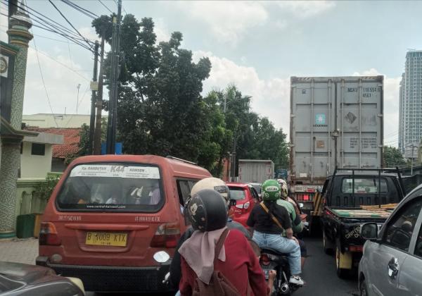 Imbas Aturan One Way Arah Jakarta di Tol, Seluruh Jalan Arteri Kota Bekasi Macet Parah