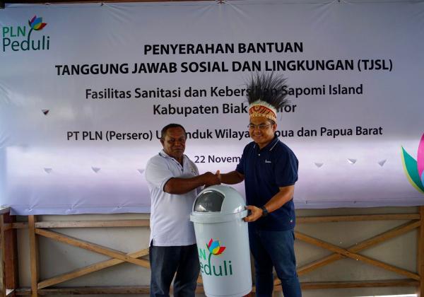 Dukung Pengembangan Wisata Papua, PLN Salurkan Bantuan Sanitasi Fasum di Pulau Sapomi, Biak