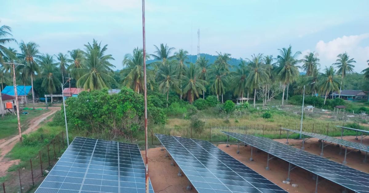 Perkuat Sistem Kelistrikan di Daerah Perbatasan, PLN Kembangkan PLTS di Sambas-Kalbar