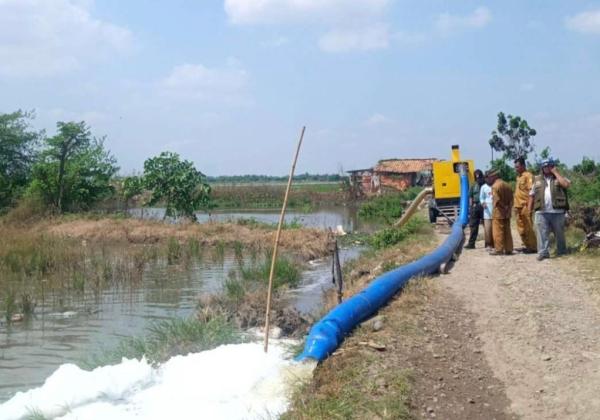 Atasi Kekeringan di Kabupaten Bekasi, Mesin Pompa Air Berkapasitas 150 Liter Per Detik Diturunkan 