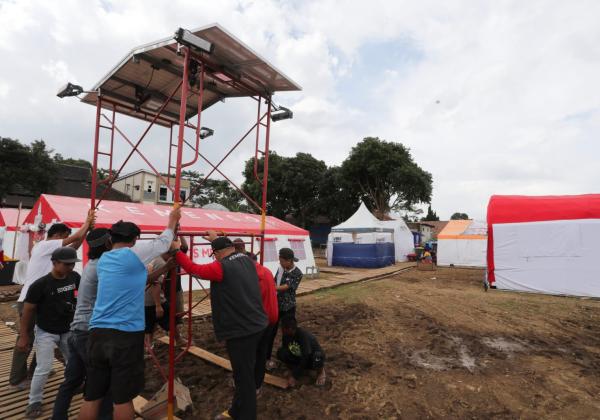 Penuhi Kebutuhan Listrik, Kemenseos Bangun Solar Cell di Posko Pengungsi Gempa Cianjur