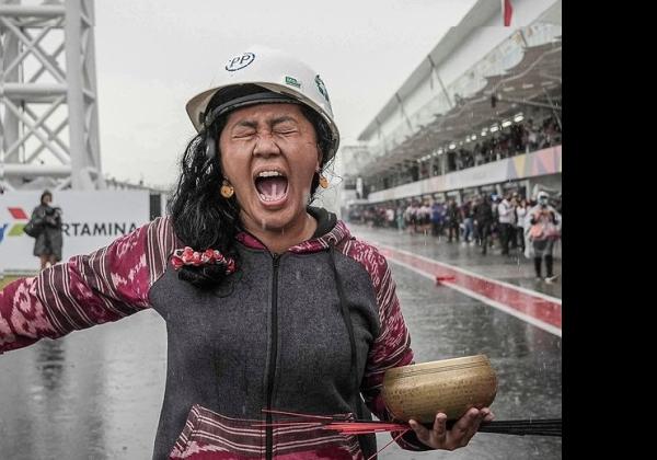 Cuaca Buruk di Sirkuit Motegi Jepang, Penyelenggara MotoGP Panggil Mbak Rara Pawang Hujan?