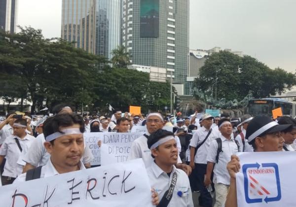 Buruh Indofarma Geruduk Istana Presiden Tuntut Pembayaran Gaji 