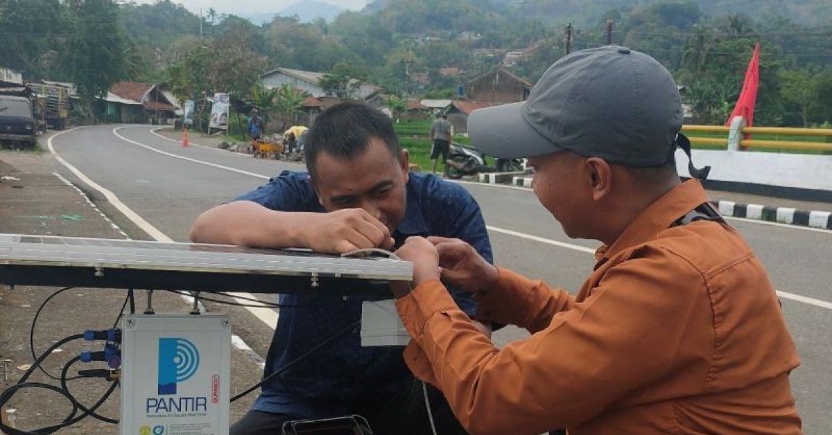 Universitas Indonesia Bantu Pasang 7 Alat Pemantau Banjir di Sejumlah Titik 