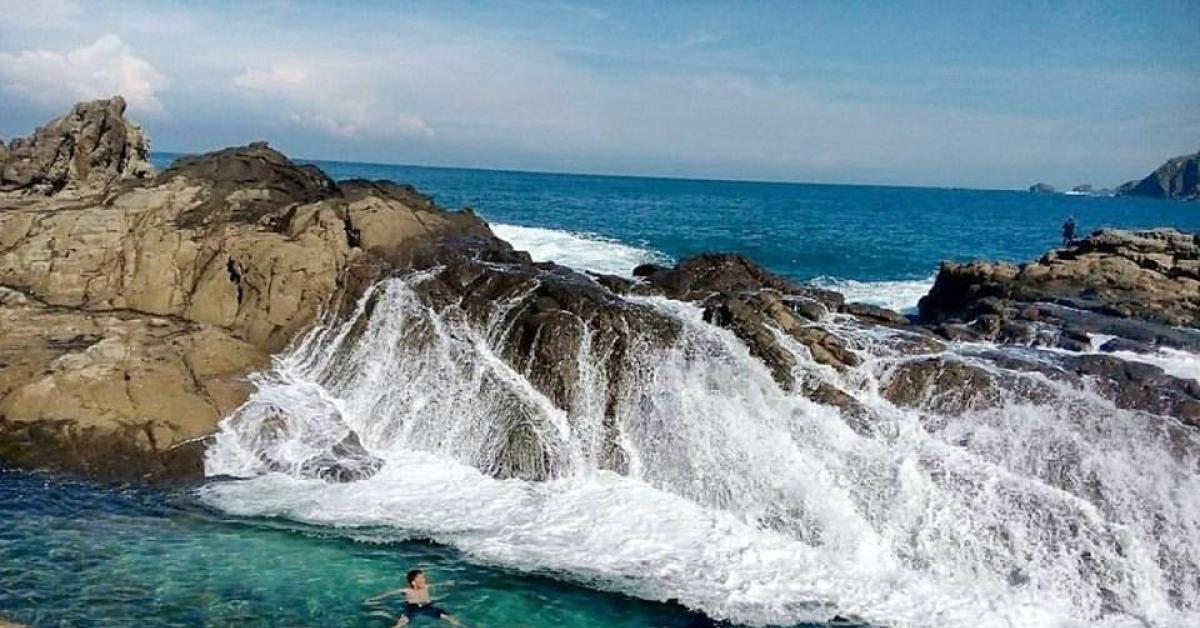 Wisata Pantai Wediombo Gunung Kidul, Nikmati Sunset Serasa di Lombok dan Bali