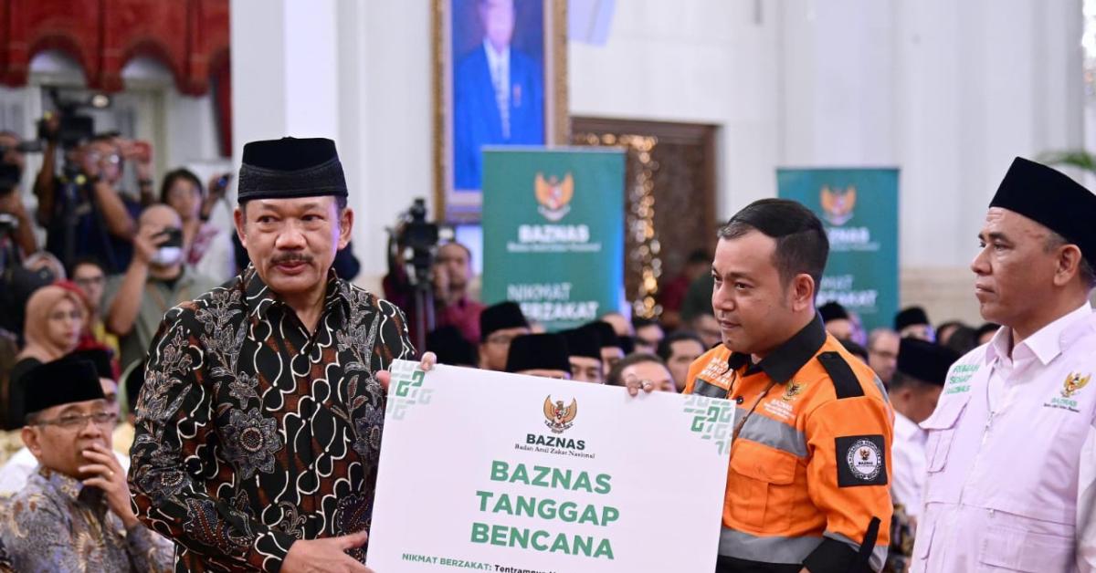 Di Hadapan Presiden Jokowi, Baznas Berikan Bantuan kepada Para Mustahik