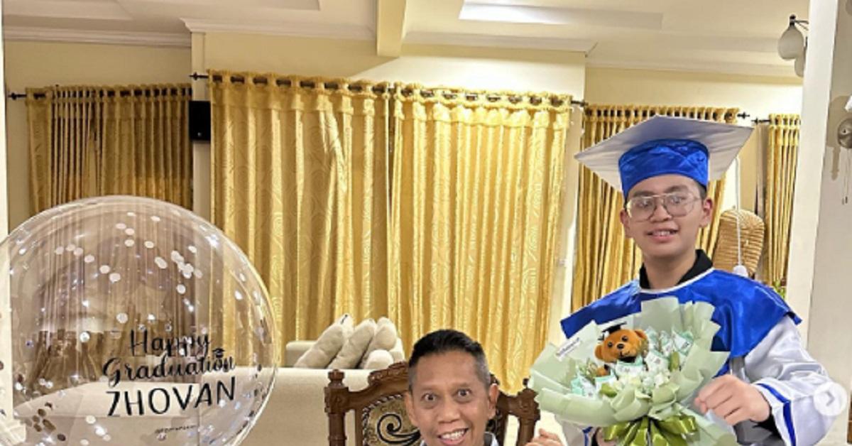 Profil Tukul Arwana: Kembali Menebar Tawa dan Semangat Baru di Layar Kaca Setelah Berjuang Melawan Penyakit 084956