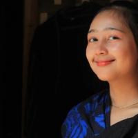 Profil Sarti Baduy: Dari Pengrajin Tenun Tradisional Menjadi Seleb TikTok dan Diberi iPhone oleh Vilmei