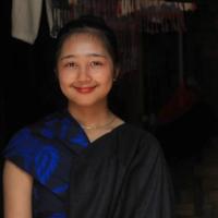 Profil Sarti Baduy: Dari Pengrajin Tenun Tradisional Menjadi Seleb TikTok dan Diberi iPhone oleh Vilmei 113504