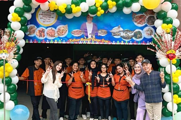 Sukses di Depok, Ayu Ting Ting dan Ayah Ojak Buka Cabang Warung Makan Betawi di Bekasi