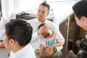 Raffi Ahmad Menikmati Salaya Yacht milik Kevin Sanjaya dan Prilly Latuconsina  082305