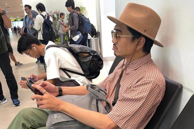 Viral Foto Ulang Tahun Duta Sheila On 7, Jarak Ponsel Jadi Sorotan