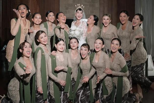 Pernikahan Khidmat Luna Maya dan Maxime Bouttier, Intip Bridesmaid Geng Menteri Ceria!