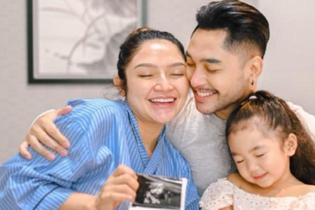 Saksikan Proses Melahirkan Siti Badriah, Krisjiana Kian Hargai Perjuangan Istri