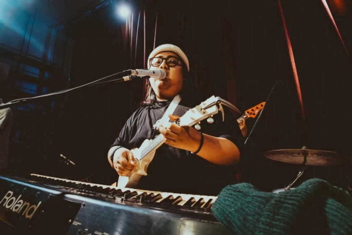 Mengenang Gustiwiw Perjalanan Musisi Unik yang Tak Andalkan Nama Besar Ayah
