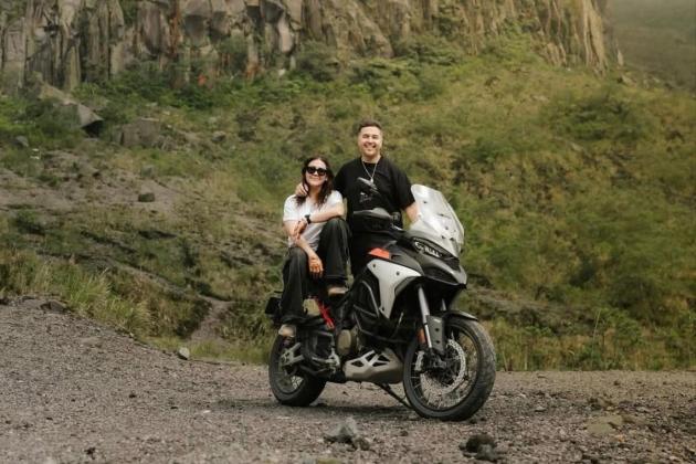 Lepas Penat dengan Cara Seru, Sissy Prescillia & Rifat Sungkar Touring Moge