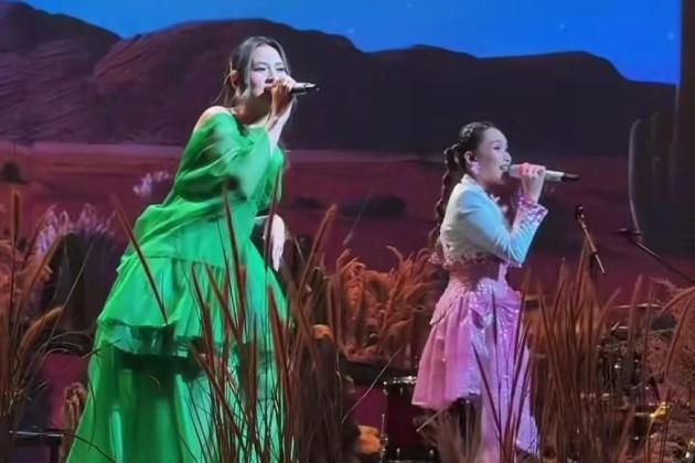 Kolaborasi Tak Terduga !! Raisa dan Ayu Ting Ting Satu Panggung dan Ternyata Tetanggaan di Depok