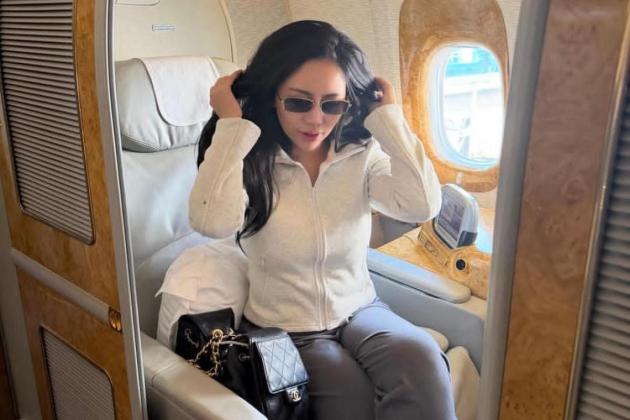Liburan Akhir Tahun Rachel Vennya di Eropa : Salju, Eiffel, dan Suasana Natal !!
