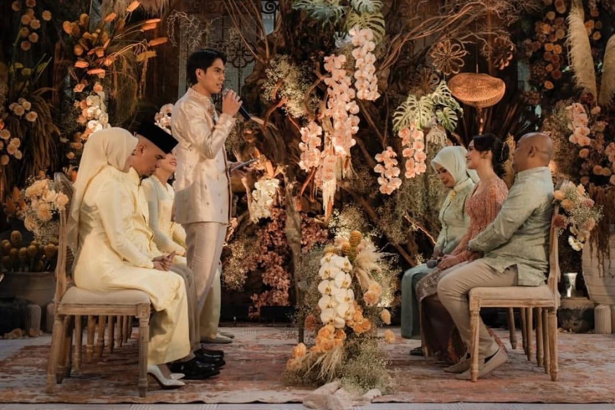Lamaran Romantis di Pelataran Jakarta, El Rumi dan Syifa Hadju Resmi Bertunangan,