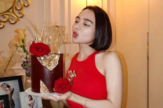 Wika Salim Ulang Tahun ke 34, Dapat Kado Tas Miu Miu dari Pacar Tercinta