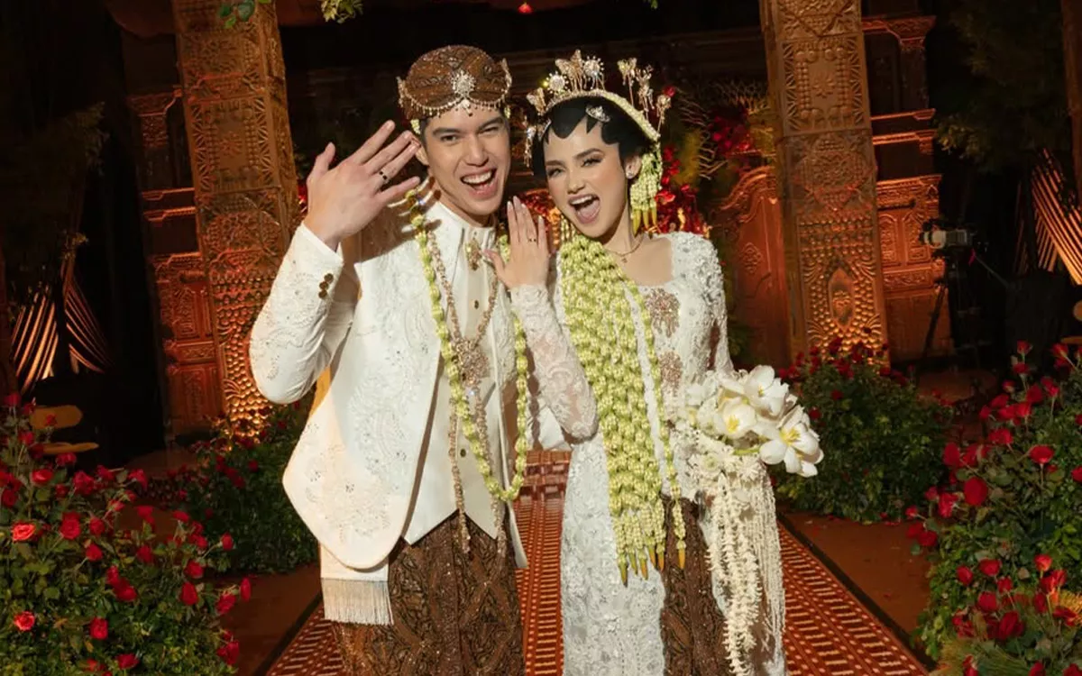 El Rumi dan Syifa Hadju Dansa Romantis Diiringi Langsung Brian McKnight