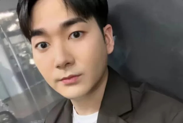 Dulu Dipuja Jutaan Fans, Idol Populer Ini Mendadak Jadi Pekerja Kantoran: Begini Nasib Aron NU'EST Sekarang!