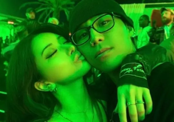 Skandal 'Penggunaan Narkoba': Sik-K dan Wowa Ungkap Ciuman Mesra 'Bad Romance' Abaikan Perbedaan Usia 10 Tahun